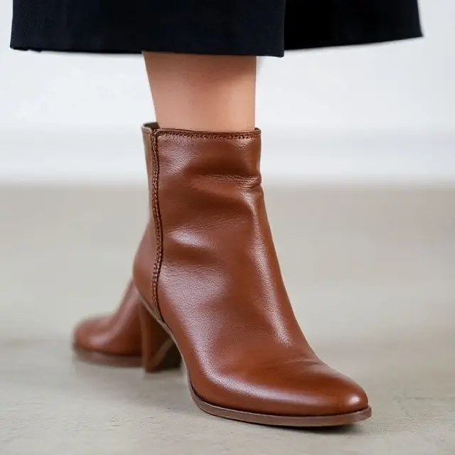 Leather stacked heel detail
